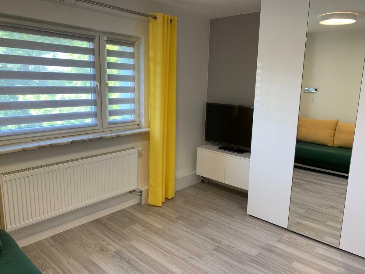 Comfortable Studio Only 20 Minutes From International Conference Center Katowice Best Place For Wuf2022 Eec Tnf Off Etc เชียเมโนวิเซ สลอสเก ภายนอก รูปภาพ